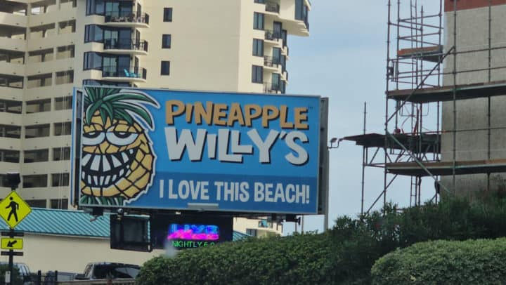 Pineapple-Willys-I-love-this-beach-sign-720x406.jpg