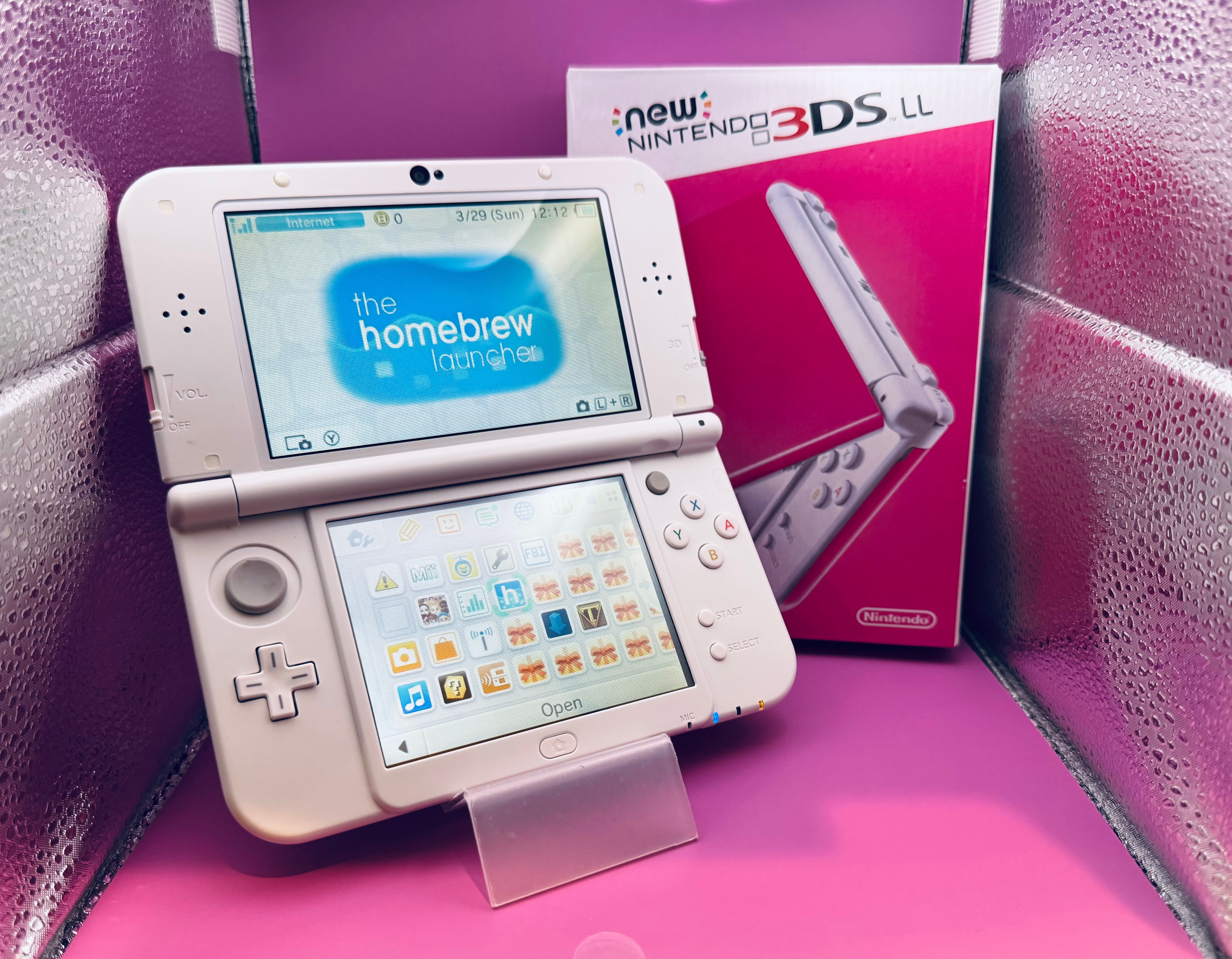 Nintendo New 3DS XL/LL (English/Region Free)