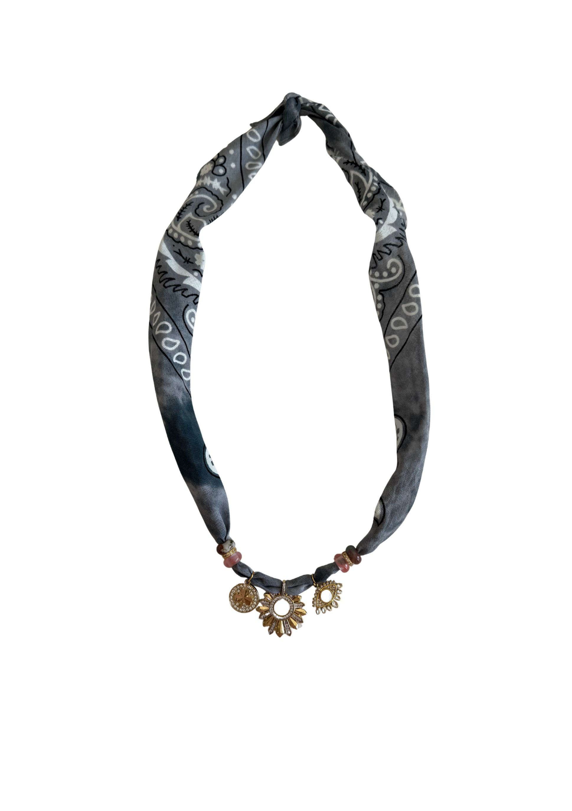 Collier « Mindset  » énergie gris