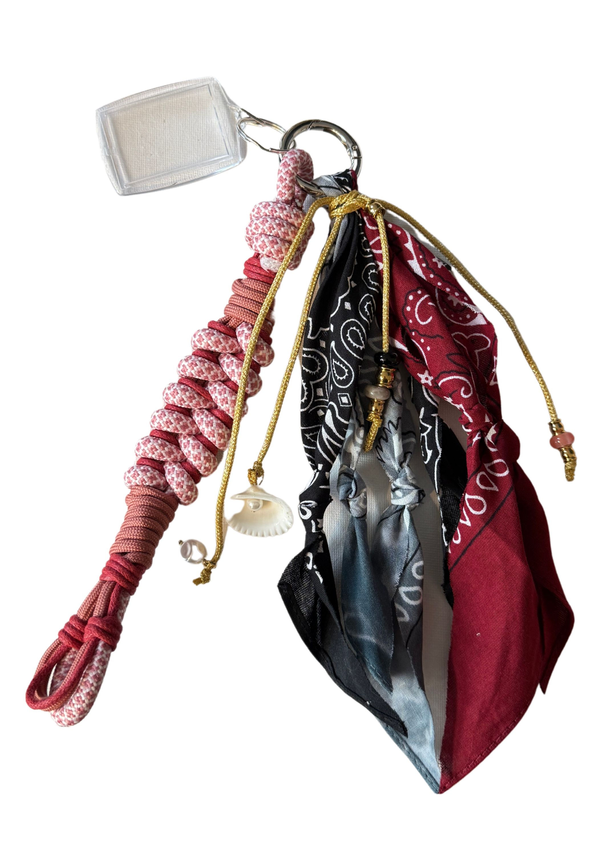 Bag charm paracorde burgundy