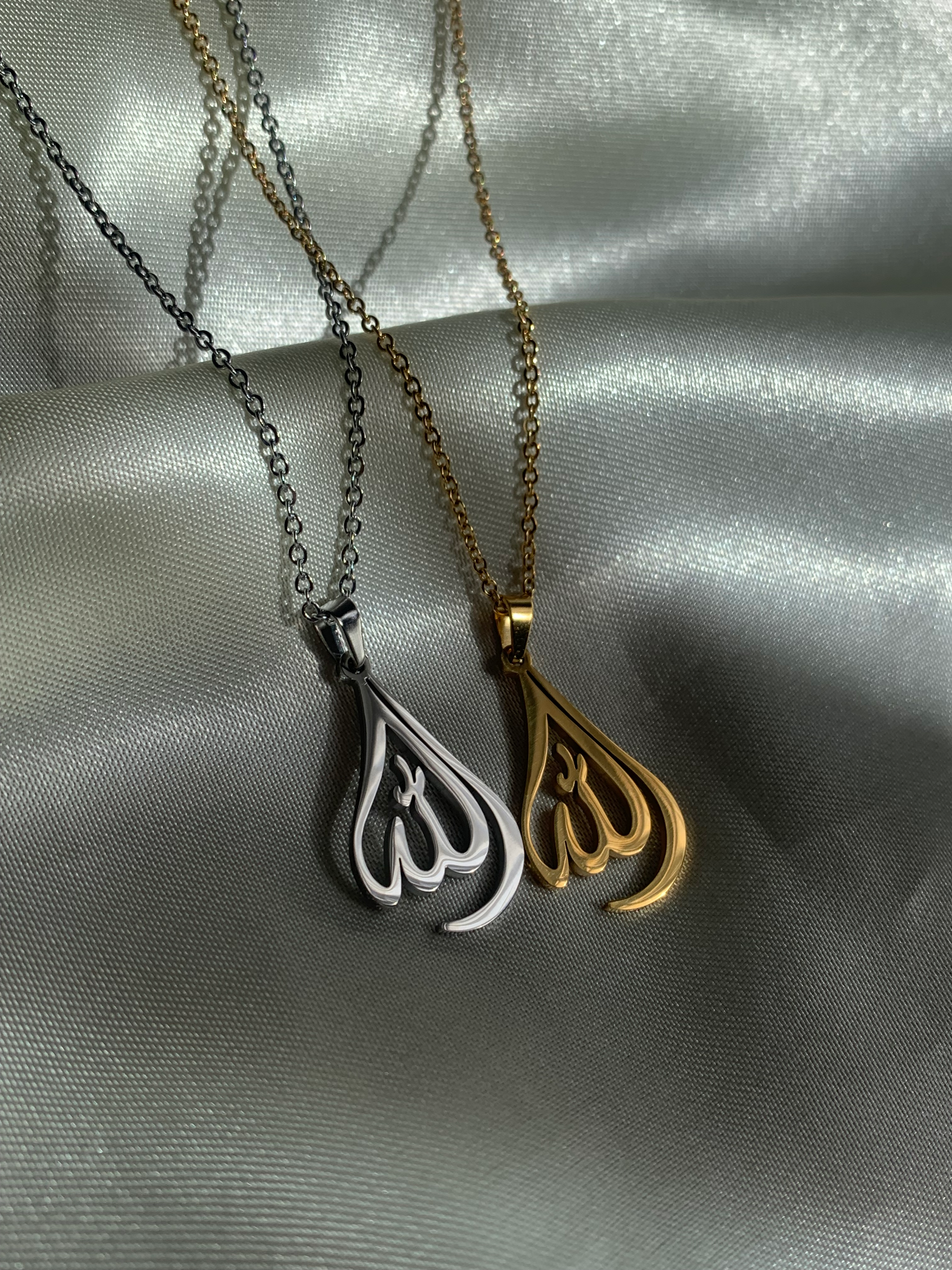 Collier en forme de larme Allah SWT