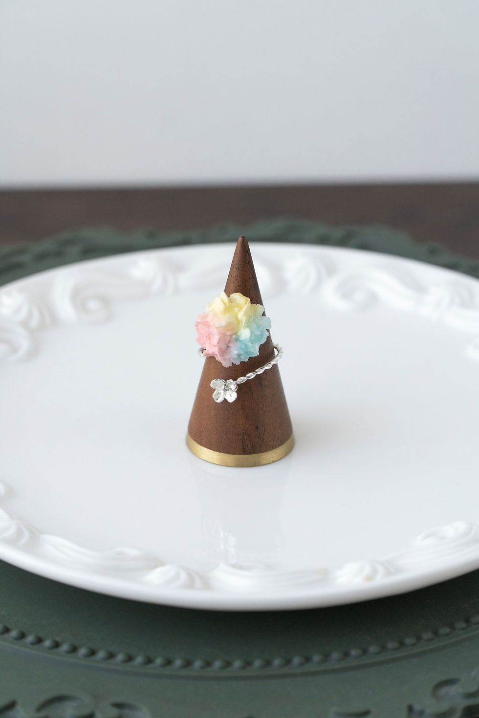 Thumbnail: Hydrangea (Rainbow) Cream Clay Silver Ring