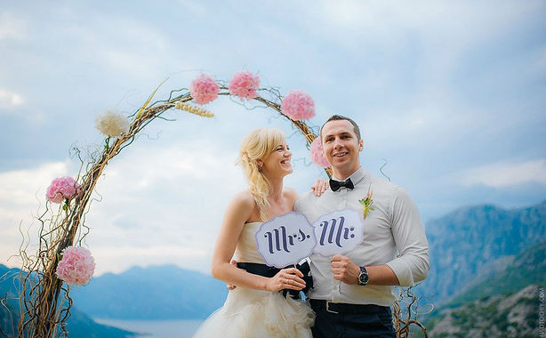 Bridal bouquet with blush and white flowers