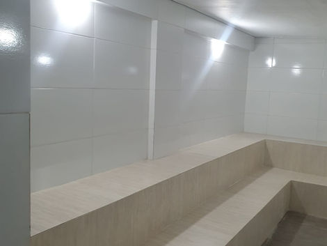 Dentro da sauna do clube campestre Gremig. Reformada e apresentando muito conforto e tecnologia ao associado.