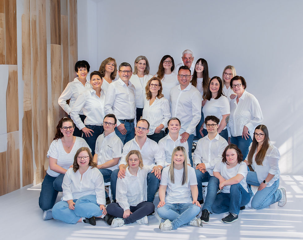 Teamfoto Final corinnaharrer_fotografie.jpg