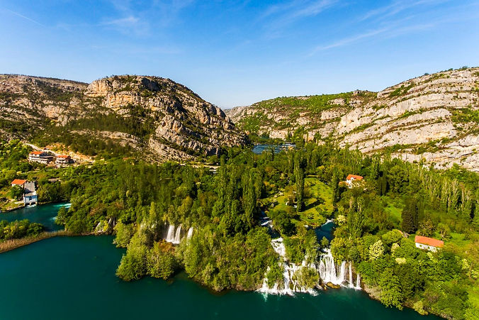 krka-river-canyon-waterfalls-national-park-day-trip-split.jpg.jpg