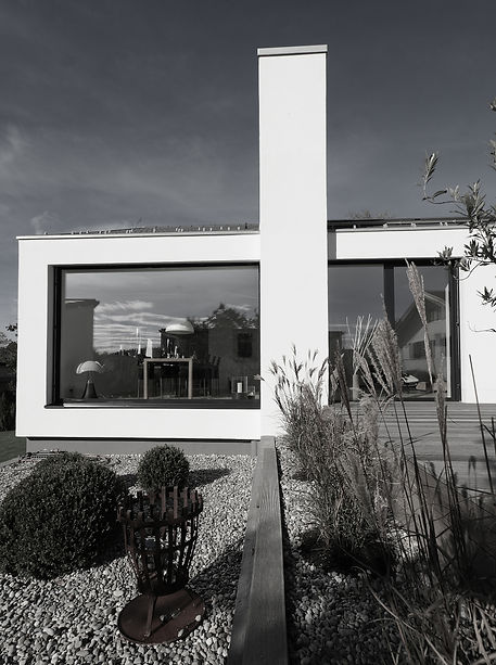 outside02.jpg