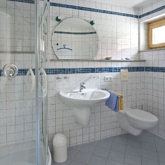 Wohnung2BackbordBadklein.gif