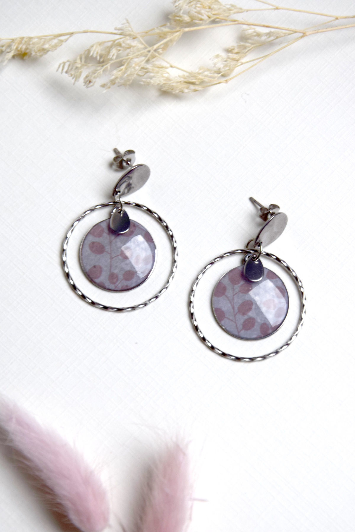 Boucles d'oreilles papier résine "Feuilles roses"