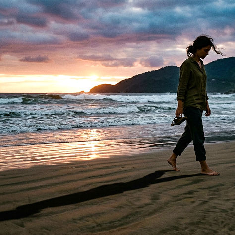 A sombra psicológica não é um inimigo a ser combatido, mas uma parte essencial da psique que pede reconhecimento, cuidado e escuta.