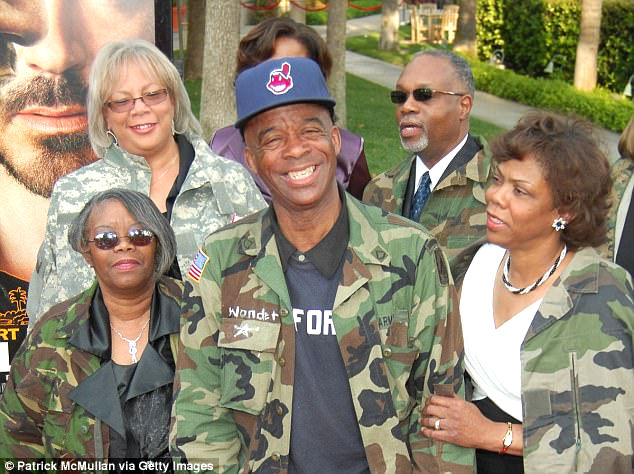 Hoje, aos 74 anos, Nathaniel Ayers vive com apoio de instituições e amigos. Ele não está mais nas ruas e continua tocando violino e violoncelo. Sua história inspirou a criação da Nathaniel Anthony Ayers Foundation.