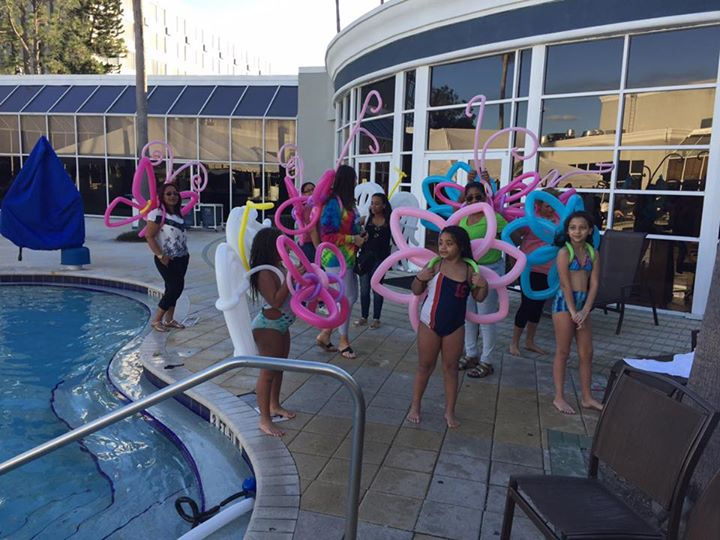 After class, all the twisters passed balloons out to guests at the hotel- it was pretty cool seeing