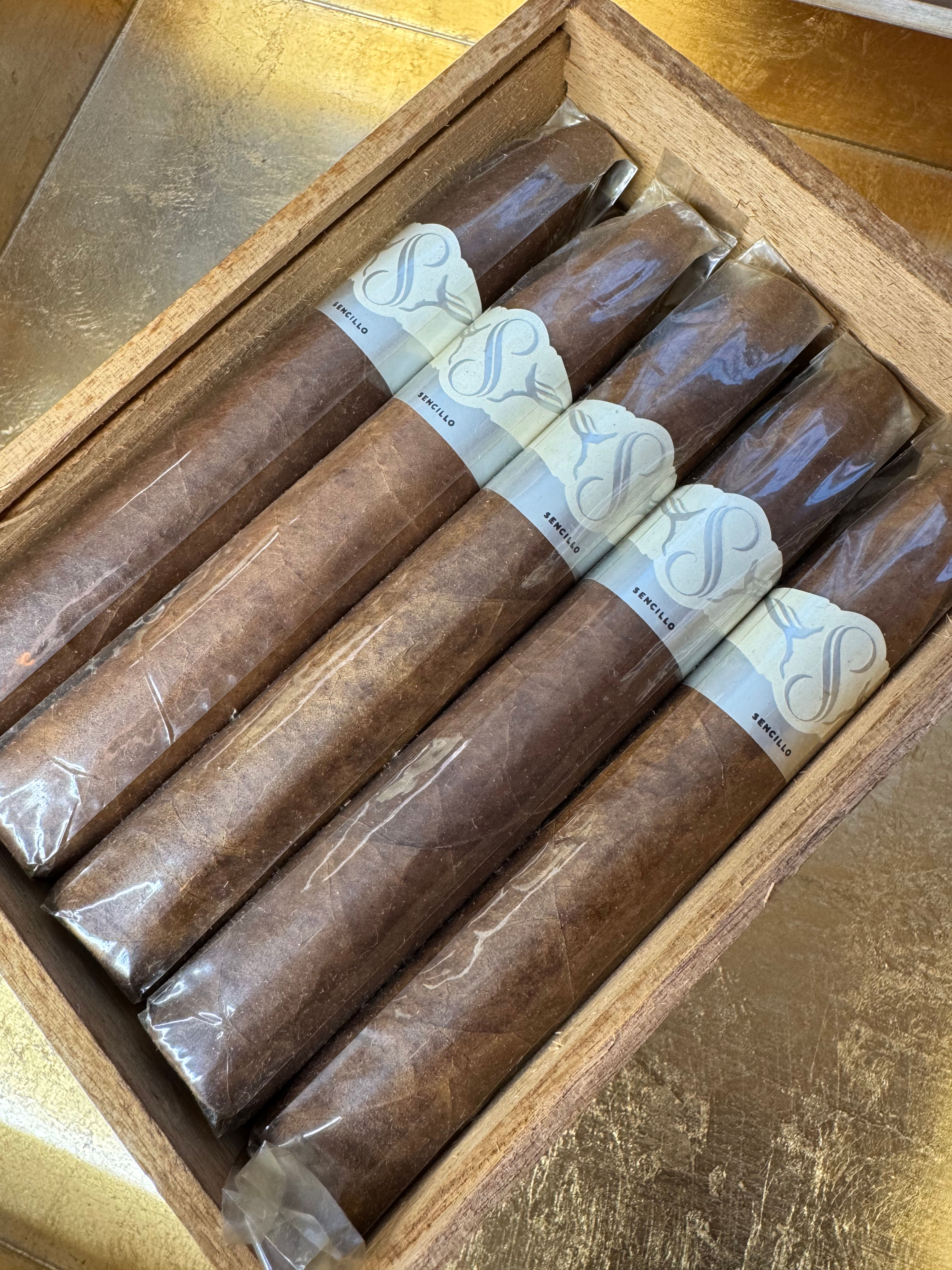 (Year: 2010) Sencillo Piramide, qty: 1