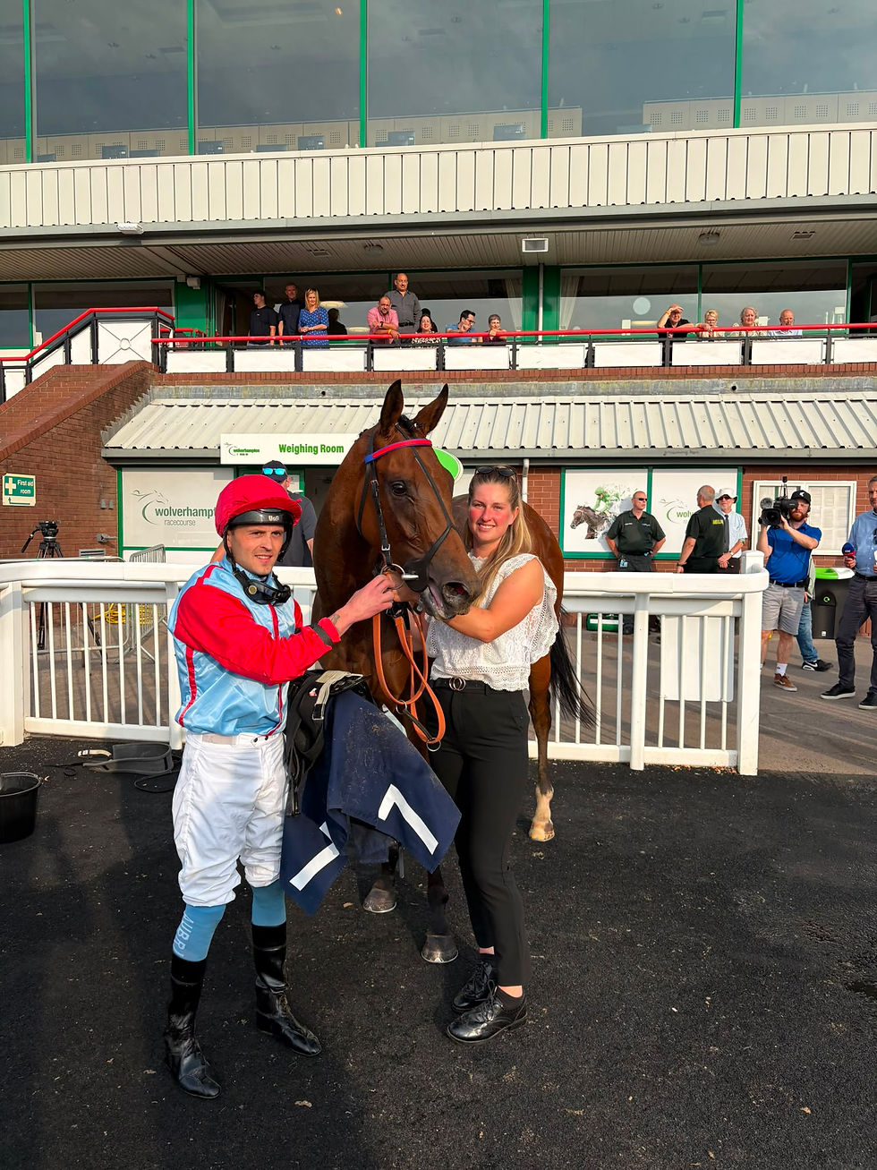 SYNDICALE WINS ON DEBUT