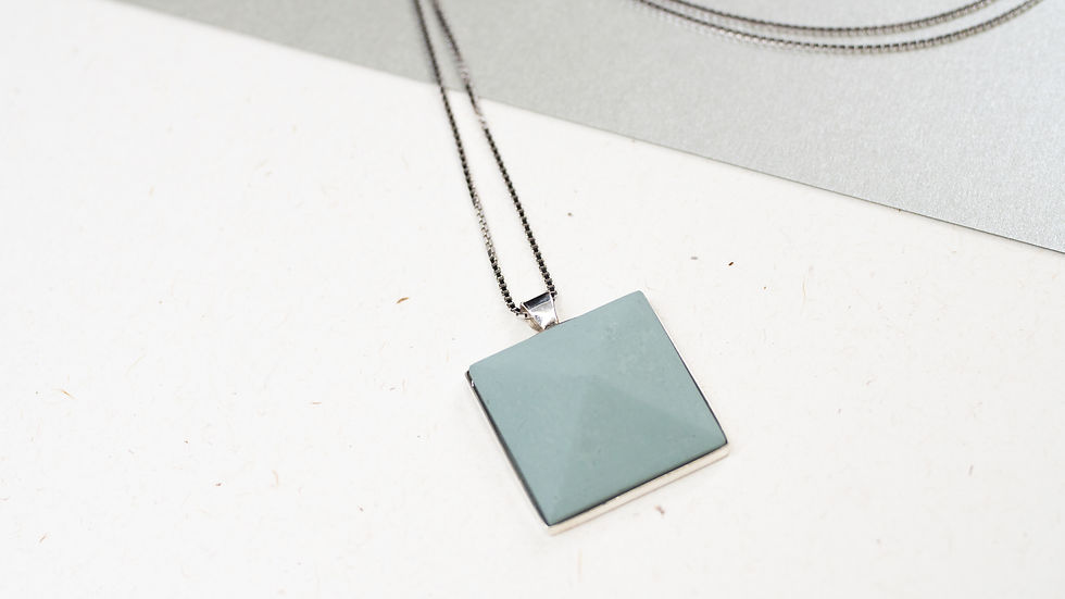 Thumbnail: PYRAMIDE NECKLACE
