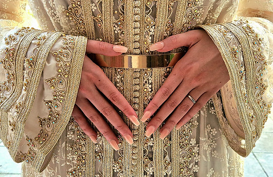 Mains sur caftans