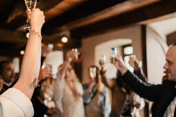 Anstossen, Hochzeitsparty