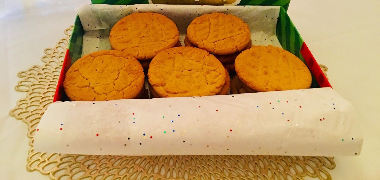 Joey’s SCRUMPTIOUS PEANUT BUTTER COOKIE GIFT BOX (25)