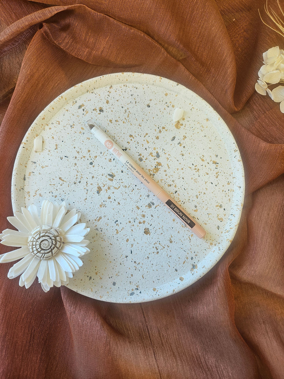 Crayon pour les yeux sensibles brun noir