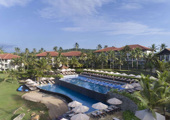 Tropical sleep enhancement retreat in Sri Lanka with calming ocean views for restorative rest.