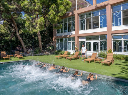 Outdoor group hydrotherapy session at Palasiet Thalasso Clinic Spain