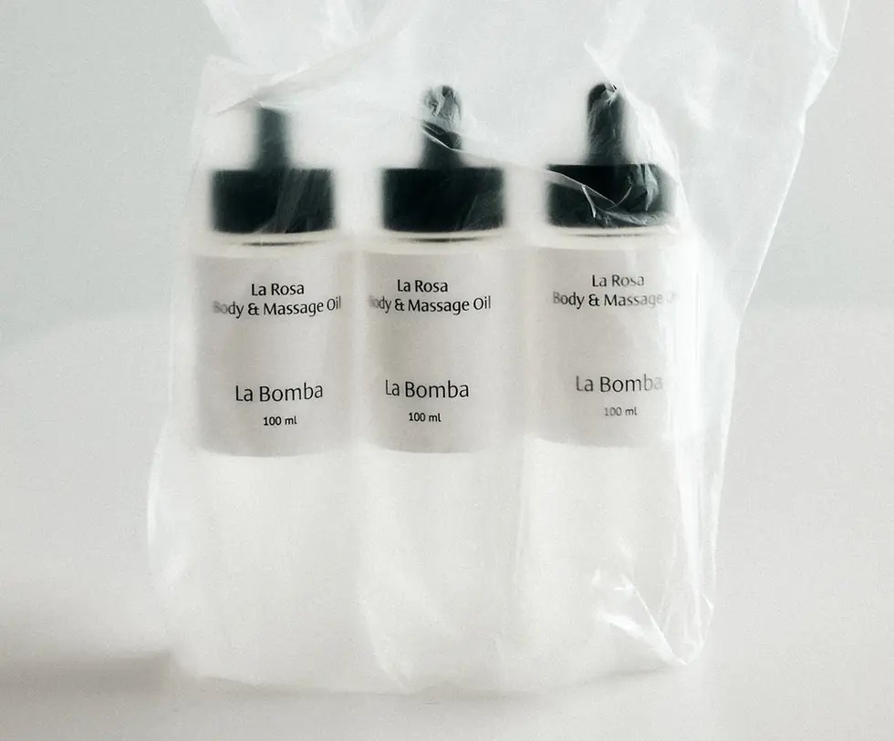 Miniatyrbilde: La Rosa Body & Massage Oil.  Massasjeolje by La Bomba