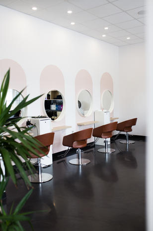 Salon de coiffure Kanva,
Ste-Thérèse,
Québec