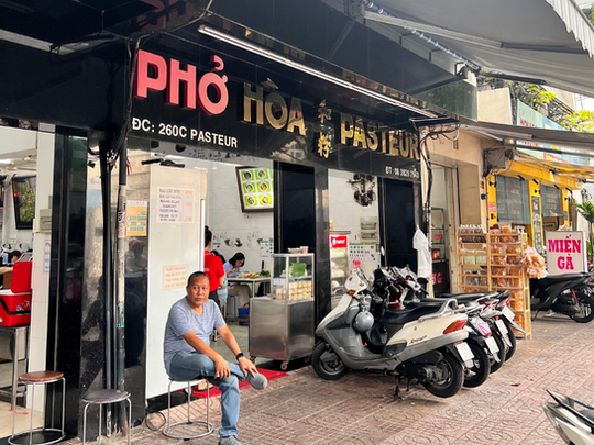 ホーチミンで絶対食べたい！ミシュラン掲載「Phở Hòa Pasteur」の魅力完全ガイド