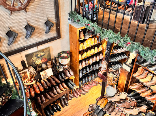 ホーチミンで見つけた！ベトナムの古着好き必見「Deerus」｜一点ものの靴＆アクセを探すならココ