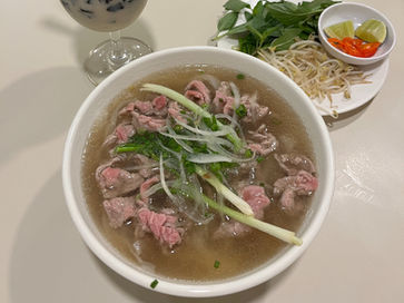 【ホーチミンで絶対食べたいフォー】クリントン元大統領も訪れた『Pho 2000』で名物牛肉フォーを実食！