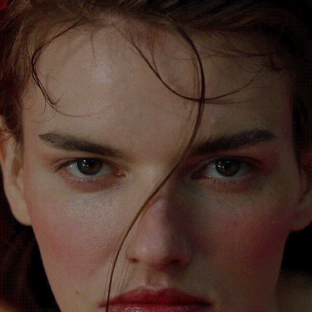 2022-04-12-chanel-beauty-miss-dieida-2 (3).gif