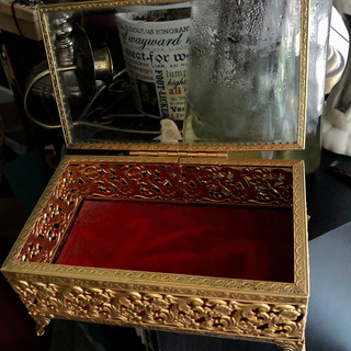 , gorgeous vintage/victorian inspired jewelry box