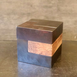 Daniel Ibarzabal, JOKU XXII, 2022, Hierro y Madera, 15 x 15 x 15 cm
