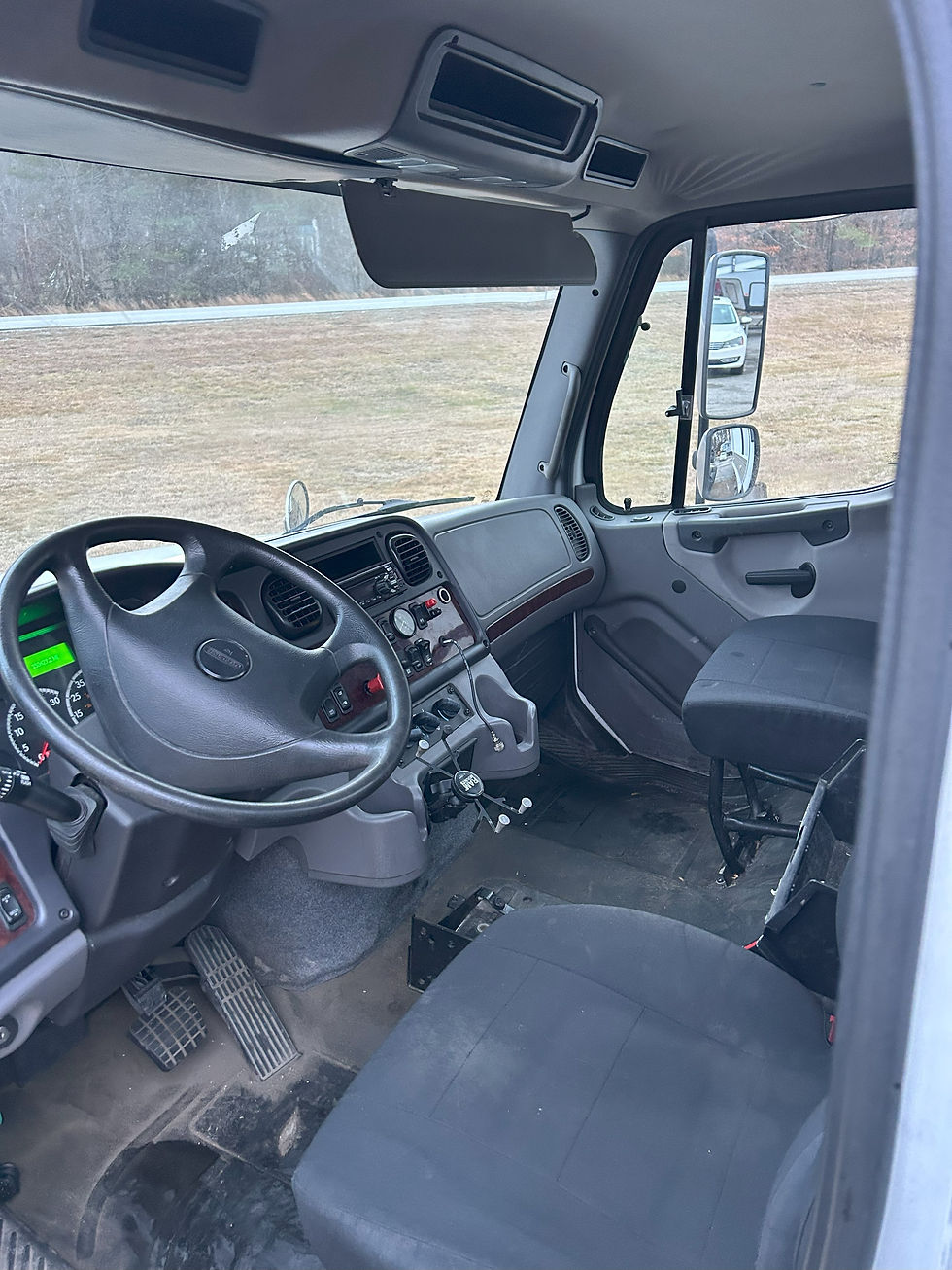 Thumbnail: 2017 Freightliner M2 Tractor