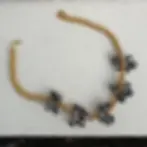 Collier Ezra en acier inoxydable doré et perles d'agate noire