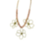 Sautoir Tammuz perles de lune roses et grosses fleurs en métal vert