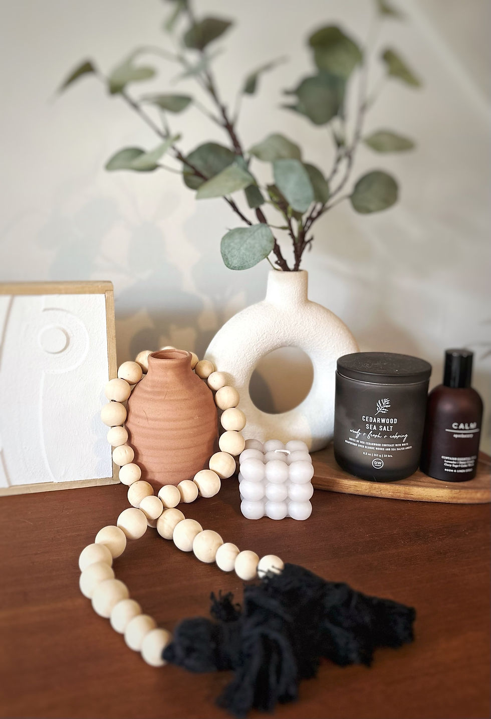 Thumbnail: Decorative wooden bead garland with tassels 