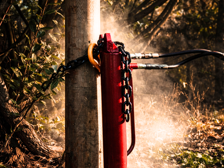 The Tool That Takes the Fight Out of Pole Removal: Meet the Autoguide Pole Jack
