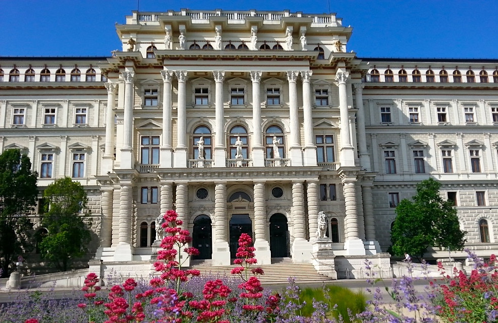 Justizpalast_Fassade_2017.jpeg