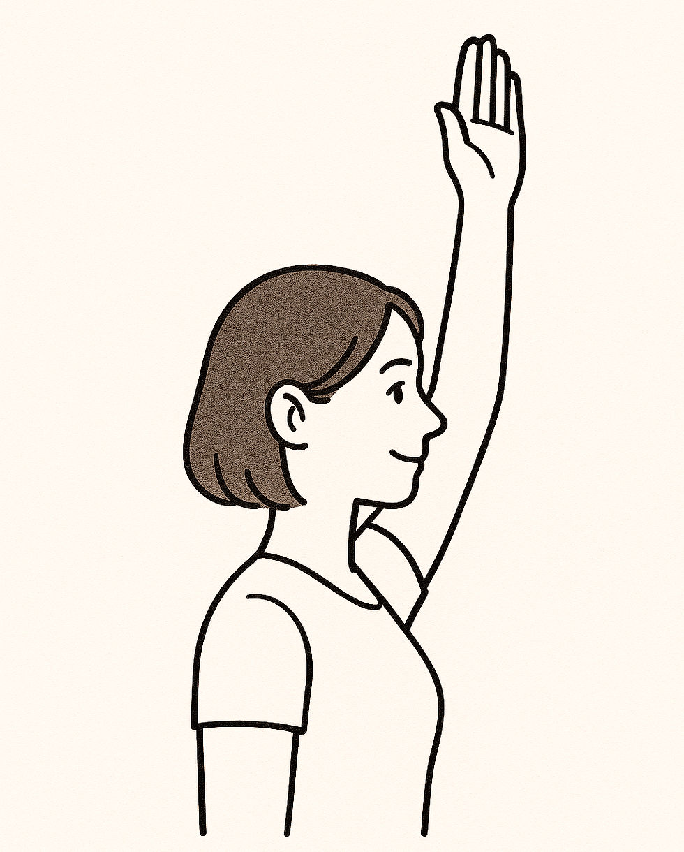 背筋を伸ばして腕を上げる女性