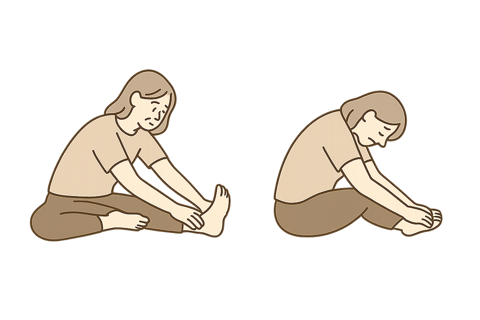 股関節から前屈する女性と腰から前屈する女性