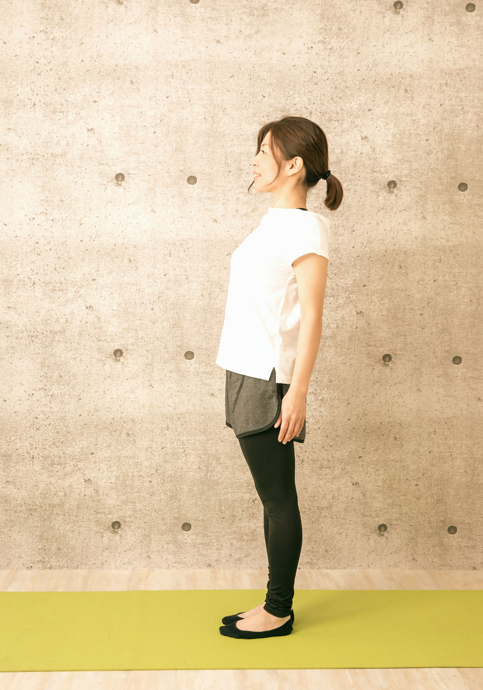 腰を無理に伸ばそうとして反り腰が悪化している例