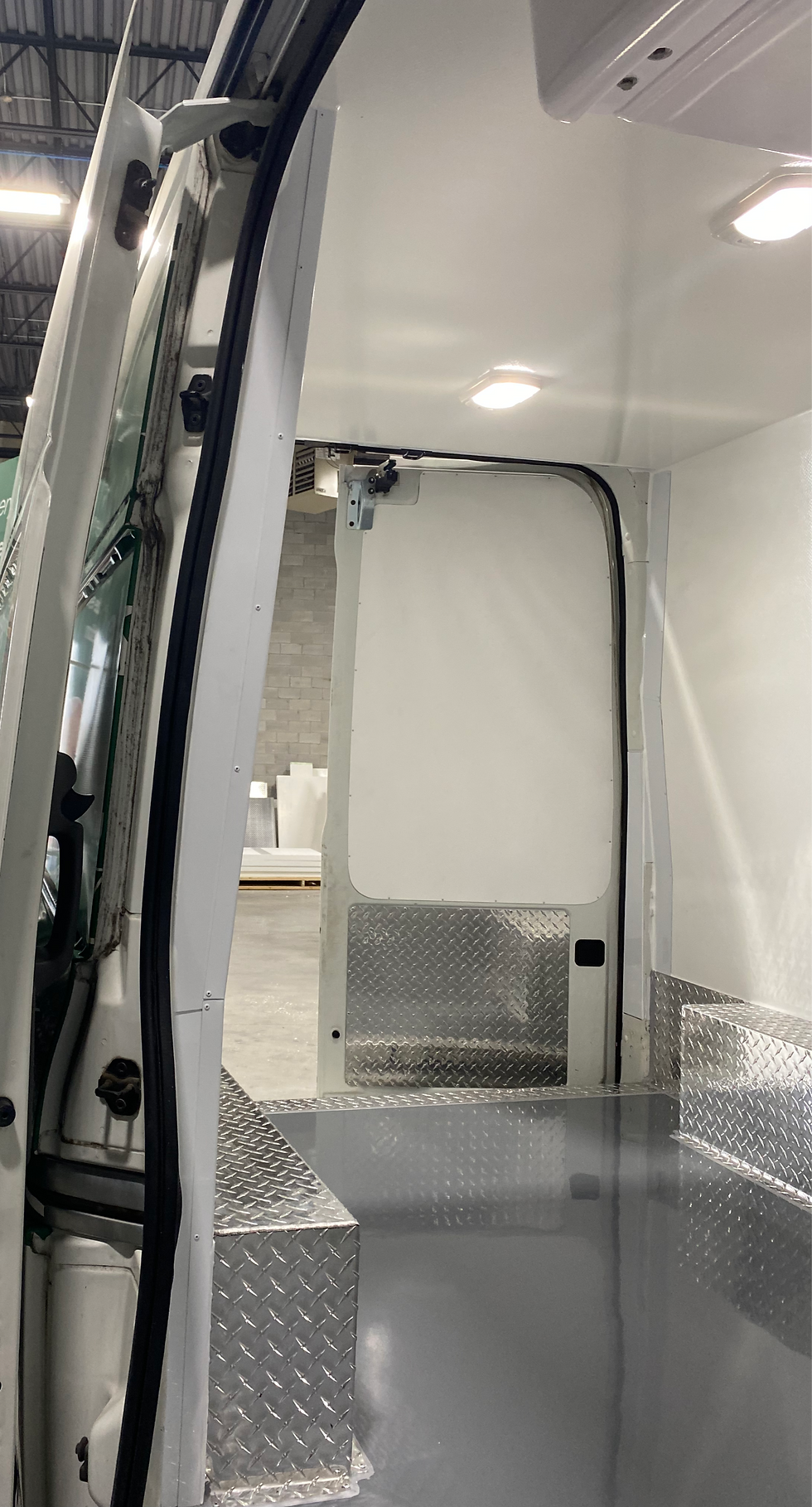 Miniature : Nissan NV2500 - Insulation Kit