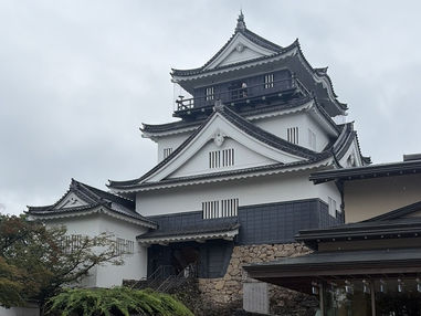 Okazaki Castle in the heart of Okazaki City, Aichi Prefecture, is the birthplace of Tokugawa Ieyasu, the founder of the Edo shogunate.