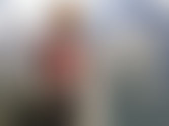 prendre de la hauteur, femme en via ferrata