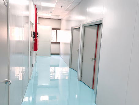 Thi Công Sàn PU (Polyurethane) Cho Nhà Máy Dược Phẩm: Giải Pháp Sàn Phòng Sạch GMP Bền Vững 15 Năm