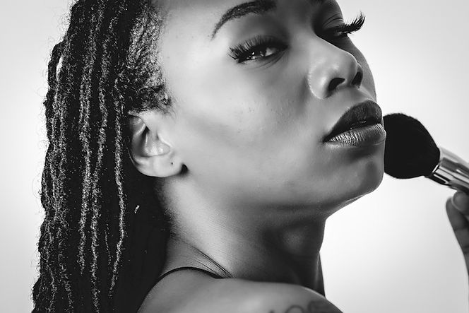 Nyeusi B&W