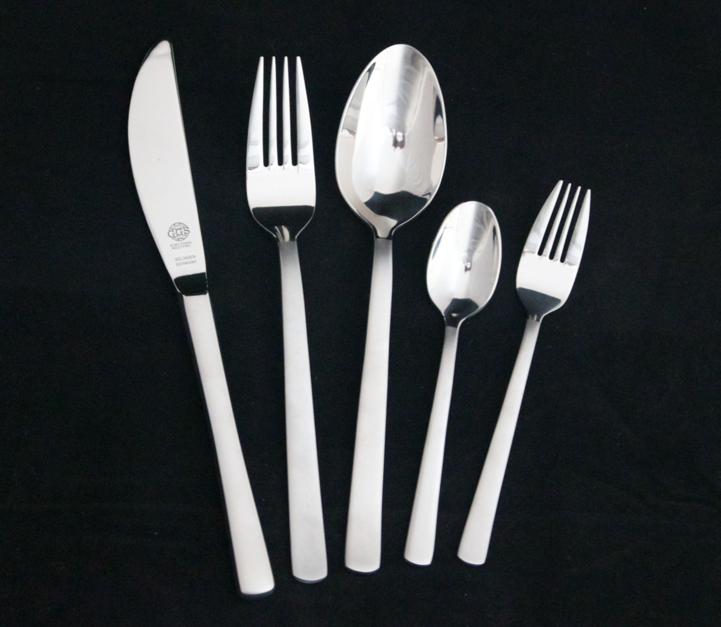 JENNIFER PARLAK PARÇA GGS SOLİNGEN TAKIM YEMEK TURKİYE