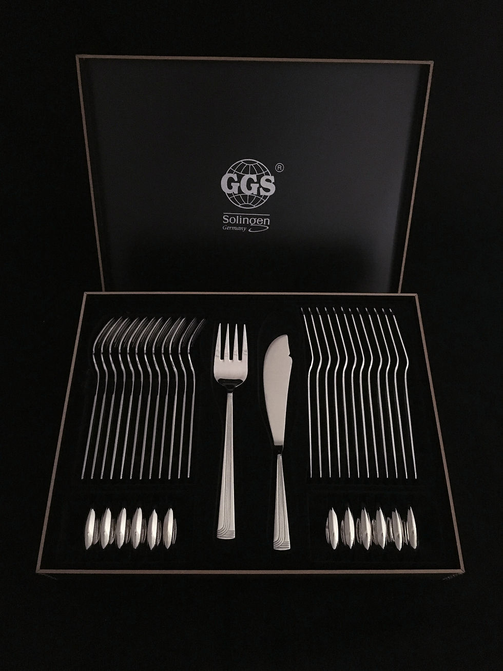 Küçük resim: NICOLE MAT 96 PARÇA ÇATAL KASIK BICAK SETI BALIK TAKIMI ALMANYA SOLINGEN