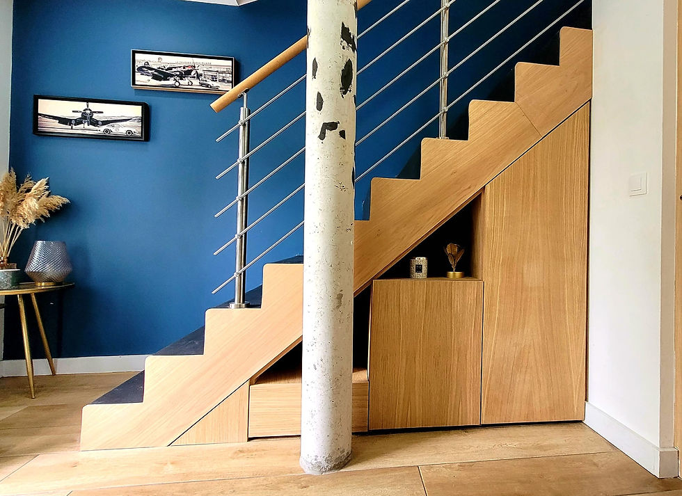 aménagement sur mesure sous escalier
